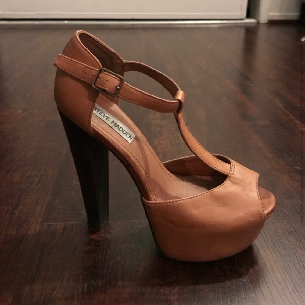 Steve Madden 7.5 platform heel